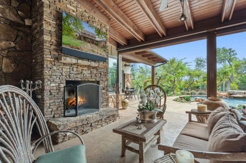 17117 Flagler Dr, Austin TX  78738-7610 exterior
