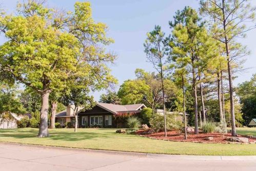 1502 Wynona Ave, Enid, OK 73703-6937