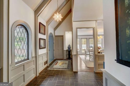 400 Breakwater Rdg, Atlanta GA  30328-1808 exterior