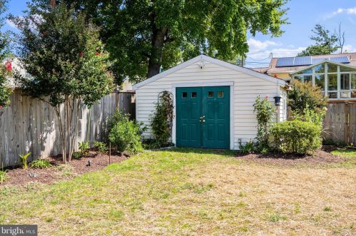 12517 Summerwood Dr, Silver Spring MD 20904-1746 exterior