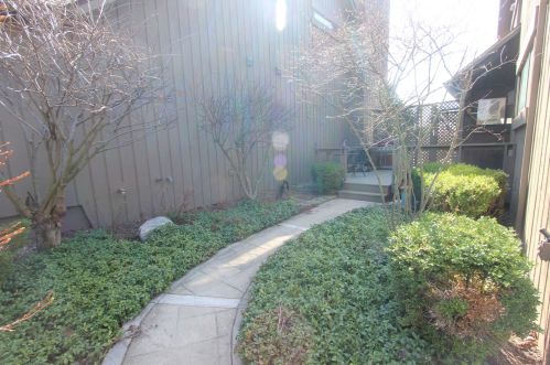4113 White Ash Rd, Bull Valley, IL 60014-4617