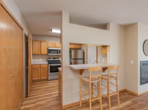 1993 Glen Echo Bay, Saint Paul, MN 55122-2453