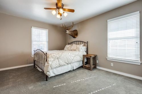 1318 Swallow Ln, Garland TX 75042-8035 exterior