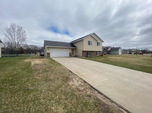 413 Morning View Ct, Sauk Centre, MN 56378-8389