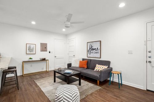 301 33rd St, Austin, TX 78705-2413