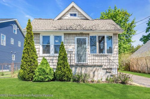 18 Florence St, Edison, NJ 08817-4424