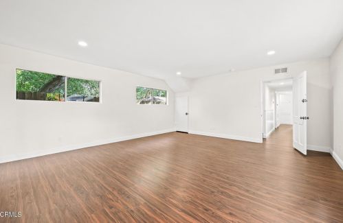 3855 Altura Ave, Glendale CA 91214-3456 exterior