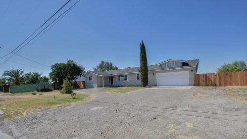8842 Christian Ave, Dos Palos, CA 93620-9628