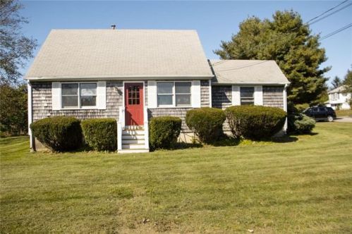 100 Oliphant Ln, Middletown, RI 02842-4612