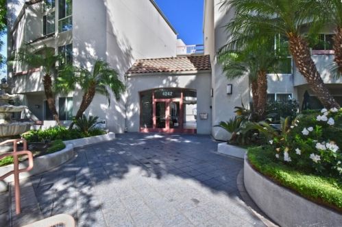 4242 Stansbury Ave, Van Nuys, CA 91423-4260