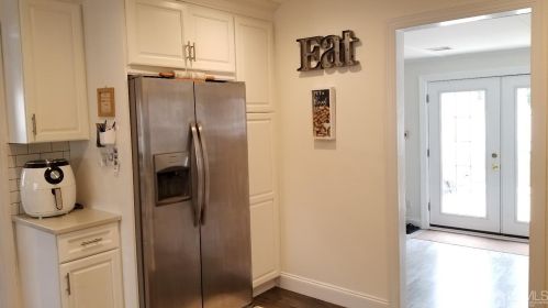 21 Colfax Rd, Edison, NJ 08817-4029
