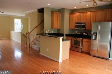8143 Cerromar Way, Gainesville, VA 20155-2872