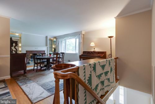 5623 Queensberry Ave, Springfield VA  22151-2711 exterior