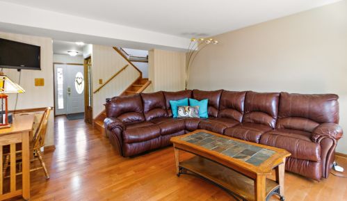 6809 Winston Dr, Tinley Park, IL 60477-1747