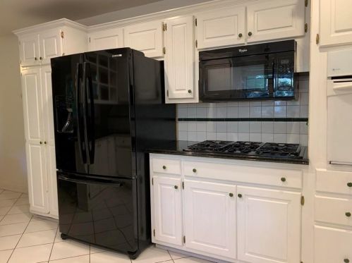 500 Carriage Dr, Atlanta GA  30328-3307 exterior