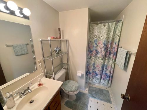 5943 Fernwood St, Saint Paul MN  55126-8458 exterior