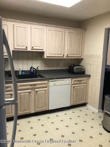 709 Ivy Ct, Jackson Twp, NJ 08527-4101