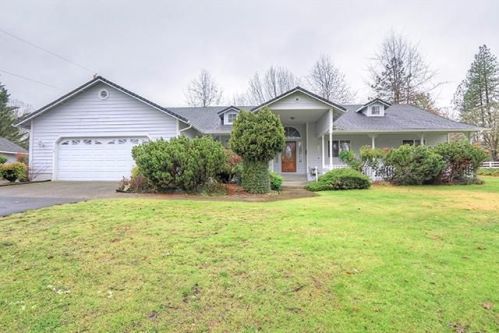 1110 Wildflower Dr, Merlin, OR 97532-8777