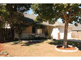 583 1st St, Walker, OR 97426-9690