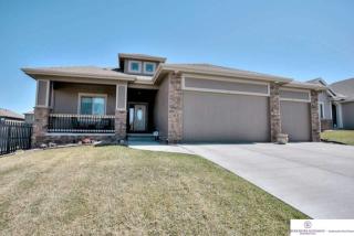 815 190th St, Omaha, NE 68022-4502