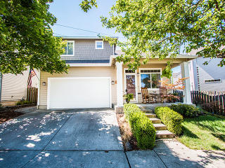19303 33rd St, Camas, WA 98607-9450