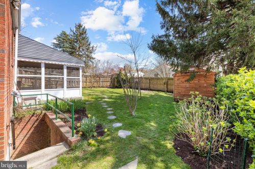 9905 Markham St, Silver Spring MD 20901-2233 exterior