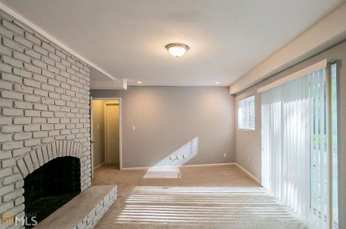 1240 Elva Dr, Atlanta GA  30331-7324 exterior