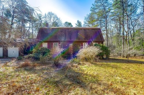 13 Hoxsie Rd, Richmond, RI 02892-1017