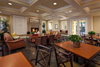 100 Las Palmas Dr, Irvine CA  92602-2311 exterior