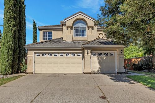 9052 Acorn Ridge Cir, Elk Grove, CA 95758-5414