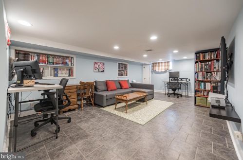 2341 10th St, Philadelphia PA 19133-1512 exterior