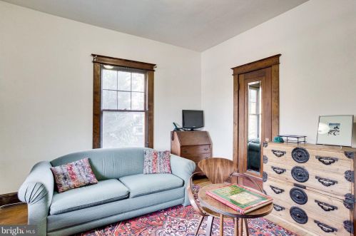 9011 Colesville Rd, Silver Spring MD 20910-1653 exterior