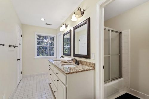 1386 Hanover West Dr, Atlanta GA  30327-1139 exterior