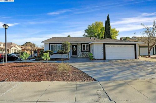 3912 Grand Canyon Ct, Pleasanton, CA 94588-4913