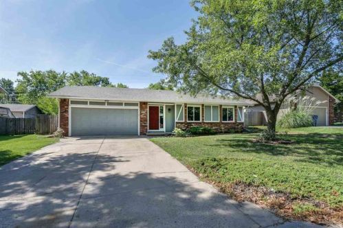 407 Birchwood Rd, Derby, KS 67037-3108