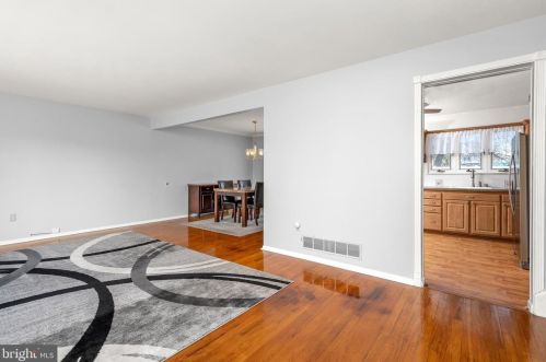 46 Copperfield Dr, Trenton NJ  08610-2031 exterior