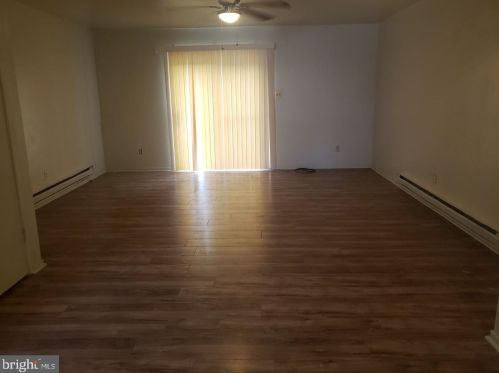 646 Tara Dr, Erial, NJ 08081-2732