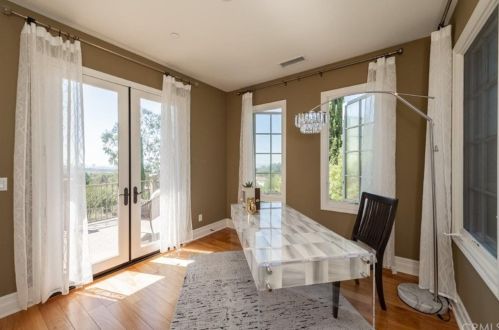 37 Blue Smt, Irvine CA  92603-0168 exterior