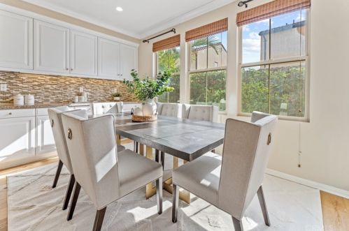 78 Rembrandt, Irvine CA  92620-7314 exterior