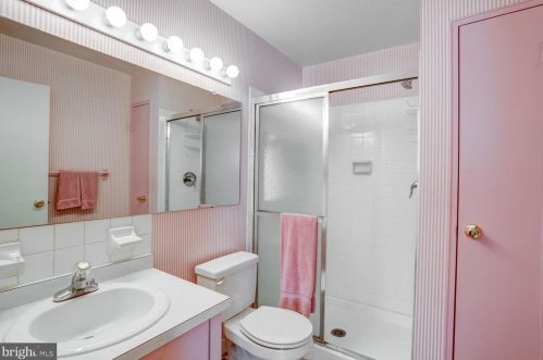 45 Valleybrook Dr, Lancaster PA  17601-4612 exterior