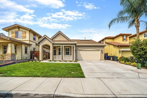 4211 Cherry Blossom Ln, Tracy, CA 95377-8826