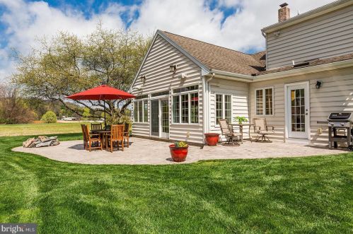 2006 Rachael Dr, Lancaster PA  17601-3655 exterior