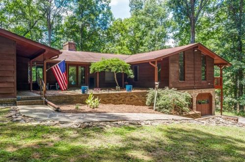 5055 Shore Dr, Conyers GA  30094-4711 exterior