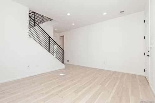 27820 10th Dr, Aurora CO 80018 exterior