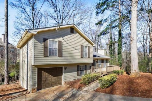 5025 Chartley Cir, Lilburn, GA 30047-5407