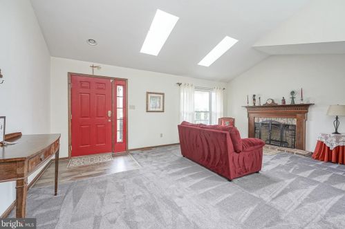 5 Stonegate Ct, Blenheim, NJ 08012-5356