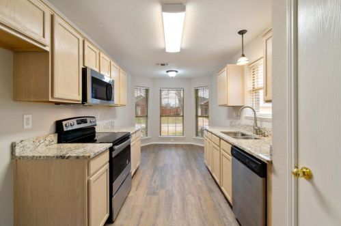 3204 Dove Valley Ln, Midlothian TX  76063-5827 exterior
