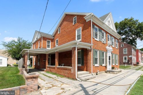 564 Broadway, Hanover PA 17331-2504 exterior