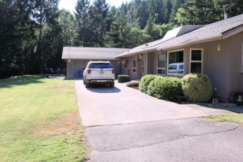 7819 Azalea Glen Rd, Glendale, OR 97442-9759