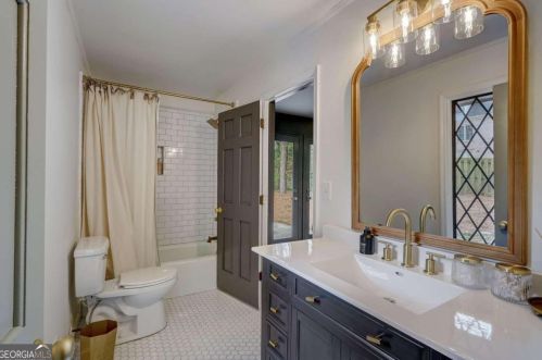 400 Breakwater Rdg, Atlanta GA  30328-1808 exterior